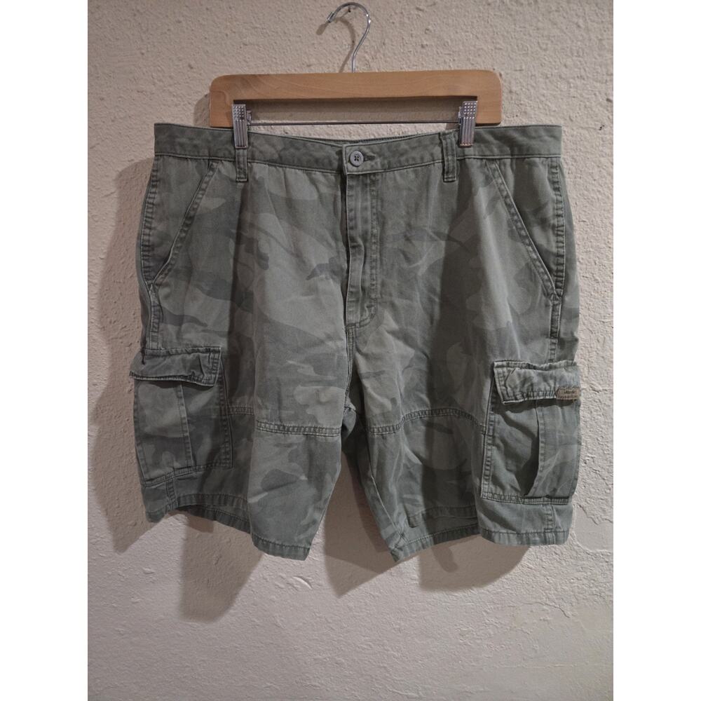 Wrangler Cargo Shorts, Mens Camo Twill Utility Relaxed Baggy, Army Green, 40 Reg